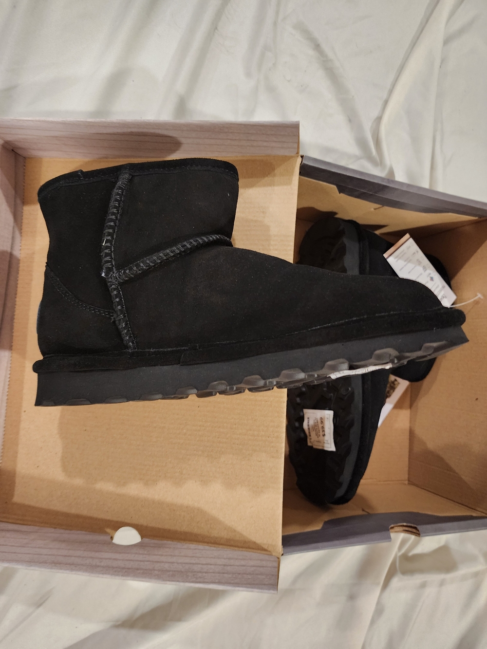 BearPaw Women's Black Short Suede Winter Boot Brand New